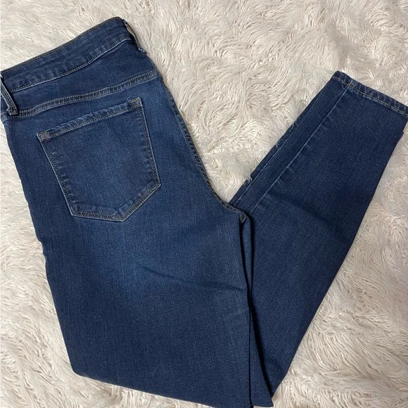 Old Navy Blue Skinny Jeans with Stretchy Fit - Picture 7 of 8